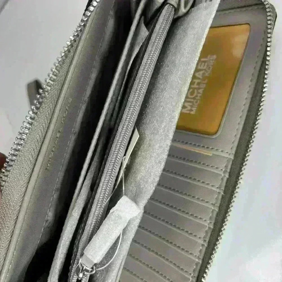 Michael Kors Travel Continental Large Wallet MK Signature Bright White - Picture 7 of 8